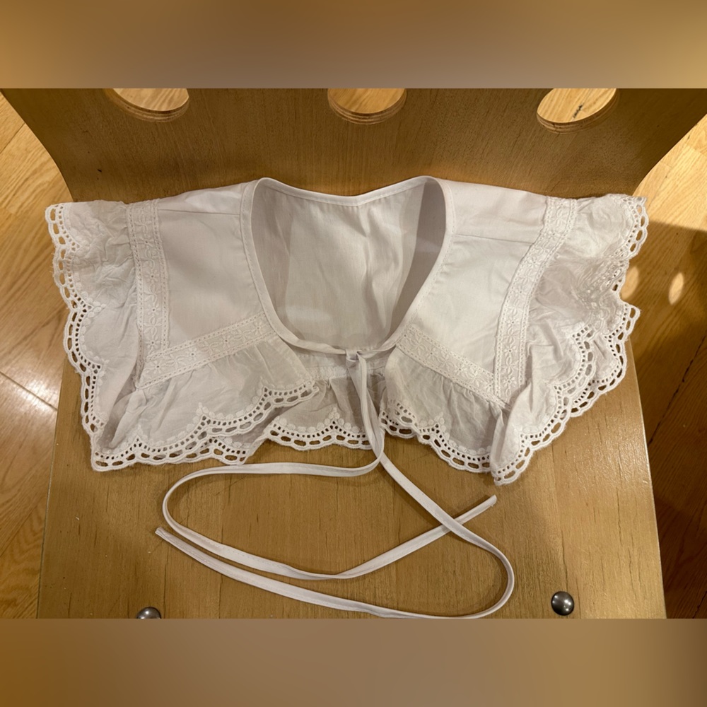 White Eyelet Collar with Embroidery and Tie Closure